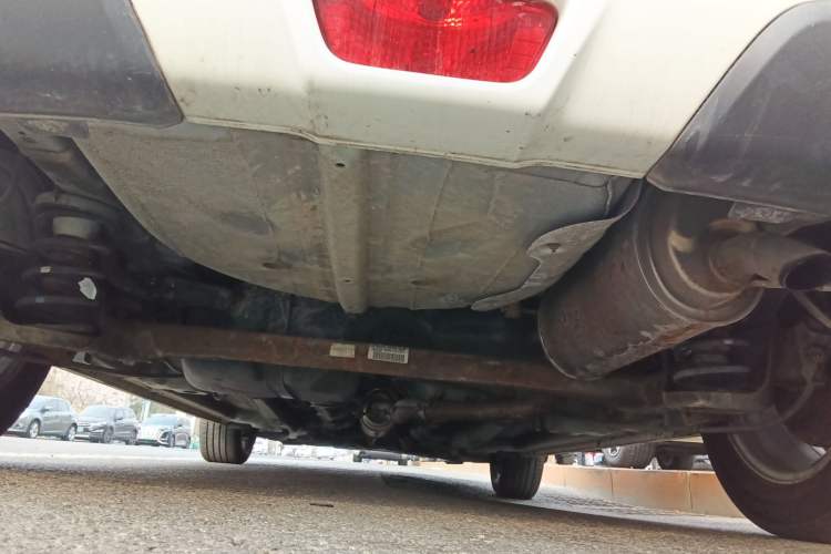 Used SsangYong Tivolan 2015 1.6L Automatic Two-Wheel Drive ZhiShang Edition Chassis Rear
