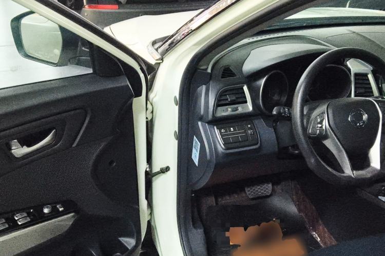 Used SsangYong Tivolan 2015 1.6L Automatic Two-Wheel Drive YARiS L Version Driver Seat