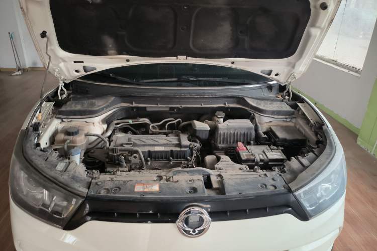 Used SsangYong Tivolan 2015 1.6L Automatic Two-Wheel Drive ZhiShang Edition Engine Bay
