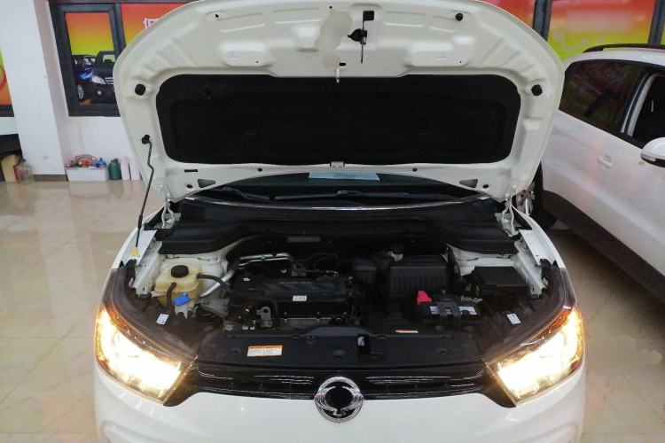 Used SsangYong Tivolan 2015 1.6L Automatic Two-Wheel Drive ZhiShang Edition Engine Bay