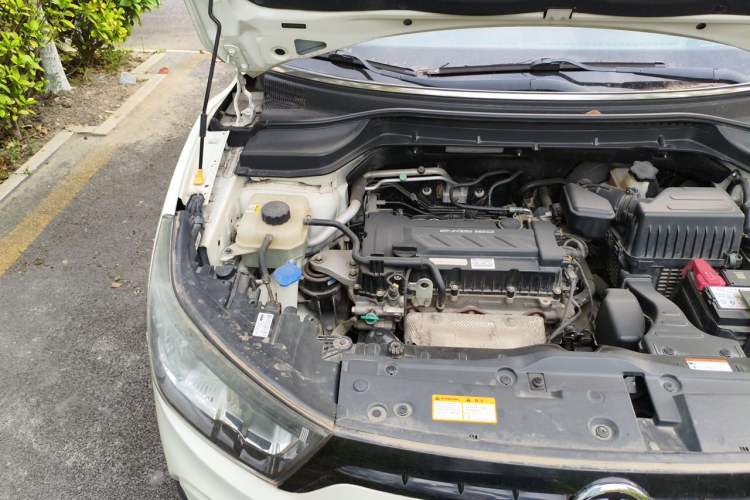 Used SsangYong Tivolan 2015 1.6L Automatic Two-Wheel Drive ZhiShang Edition Engine Bay Right