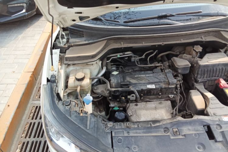 Used SsangYong Tivolan 2015 1.6L Automatic Two-Wheel Drive ZhiShang Edition Engine Bay Right