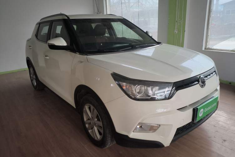 Used SsangYong Tivolan 2015 1.6L Automatic Two-Wheel Drive ZhiShang Edition Exterior 2