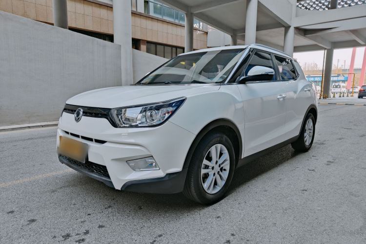Used SsangYong Tivolan 2015 1.6L Automatic Two-Wheel Drive ZhiShang Edition Exterior 2