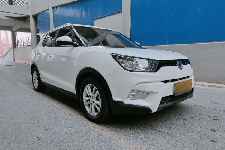Used SsangYong Tivolan 2015 1.6L Automatic Two-Wheel Drive ZhiShang Edition Exterior 3