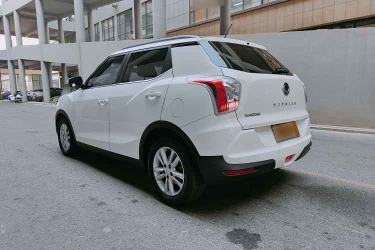 Used SsangYong Tivolan 2015 1.6L Automatic Two-Wheel Drive ZhiShang Edition Exterior 6
