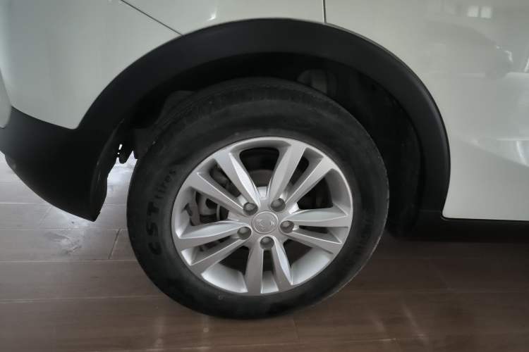 Used SsangYong Tivolan 2015 1.6L Automatic Two-Wheel Drive ZhiShang Edition Exterior 8