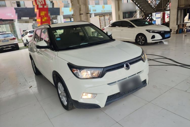 Used SsangYong Tivolan 2015 1.6L Automatic Two-Wheel Drive Zhi Chun Edition Front Right 45 Deg