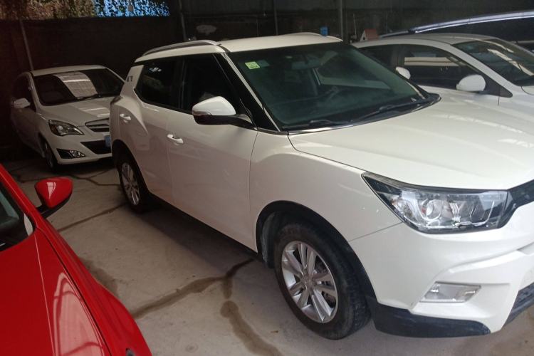 Used SsangYong Tivolan 2015 1.6L Automatic Two-Wheel Drive Zhi Chun Edition Front Right 45 Deg