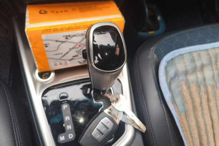 Used SsangYong Tivolan 2015 1.6L Automatic Two-Wheel Drive ZhiShang Edition Gear Lever