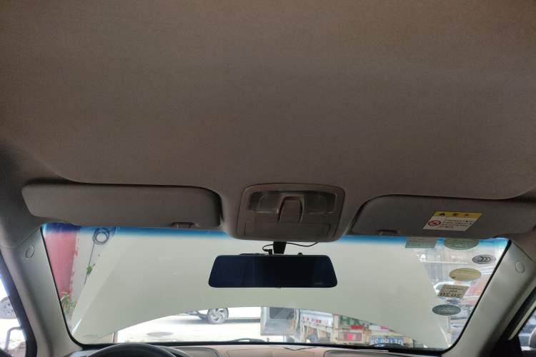 Used SsangYong Tivolan 2015 1.6L Automatic Two-Wheel Drive Zhi Chun Edition Headliner