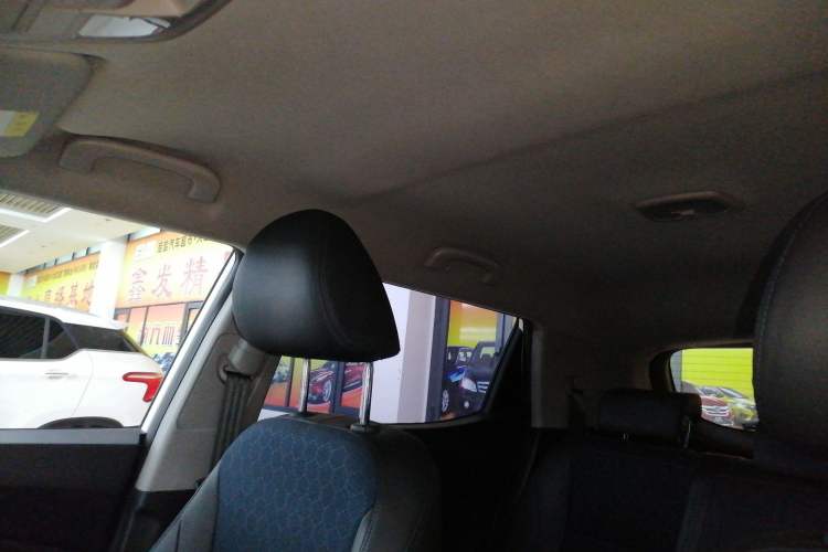 Used SsangYong Tivolan 2015 1.6L Automatic Two-Wheel Drive ZhiShang Edition Headliner