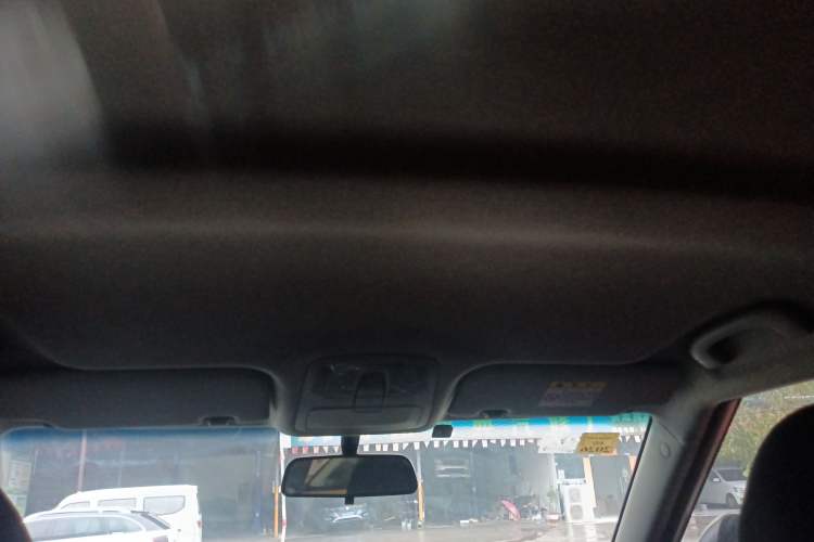 Used SsangYong Tivolan 2015 1.6L Automatic Two-Wheel Drive Zhi Chun Edition Headliner