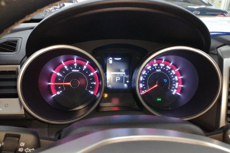 Used SsangYong Tivolan 2015 1.6L Automatic Two-Wheel Drive ZhiShang Edition Instrument Cluster