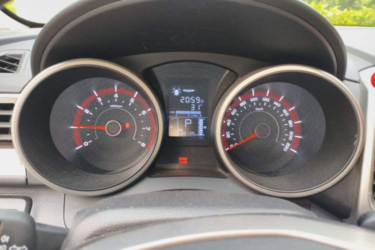 Used SsangYong Tivolan 2015 1.6L Automatic Two-Wheel Drive ZhiShang Edition Instrument Cluster