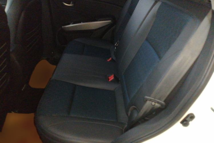 Used SsangYong Tivolan 2015 1.6L Automatic Two-Wheel Drive ZhiShang Edition Interior 4