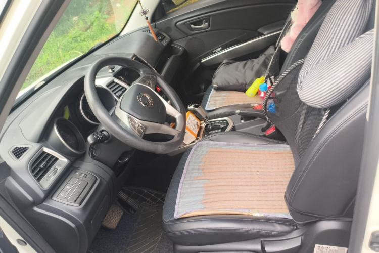 Used SsangYong Tivolan 2015 1.6L Automatic Two-Wheel Drive ZhiShang Edition Left Front Seat