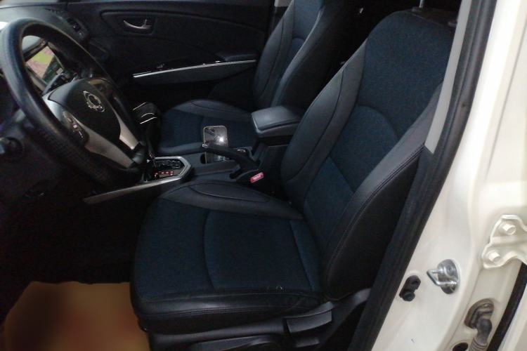 Used SsangYong Tivolan 2015 1.6L Automatic Two-Wheel Drive ZhiShang Edition Left Front Seat
