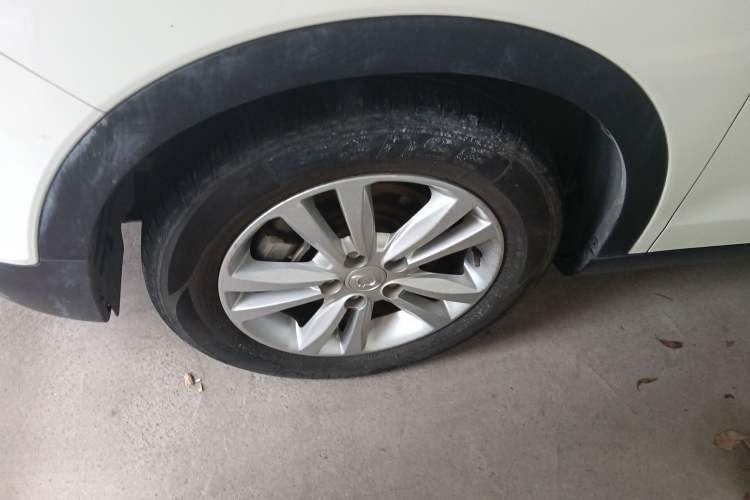 Used SsangYong Tivolan 2015 1.6L Automatic Two-Wheel Drive Zhi Chun Edition Left Front Wheel Hub