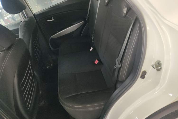 Used SsangYong Tivolan 2015 1.6L Automatic Two-Wheel Drive Zhi Chun Edition Left Rear Seat