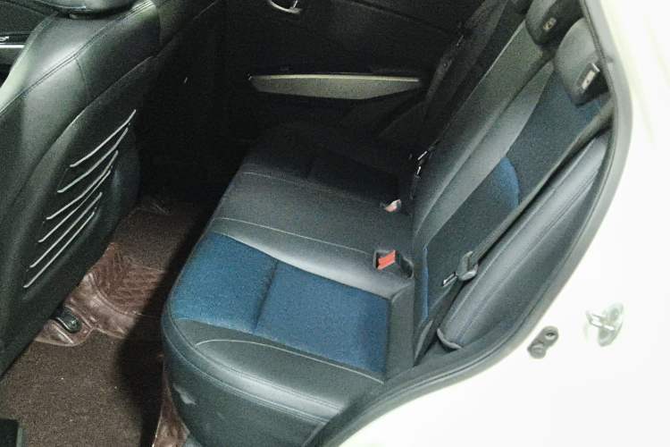 Used SsangYong Tivolan 2015 1.6L Automatic Two-Wheel Drive YARiS L Version Left Rear Seat