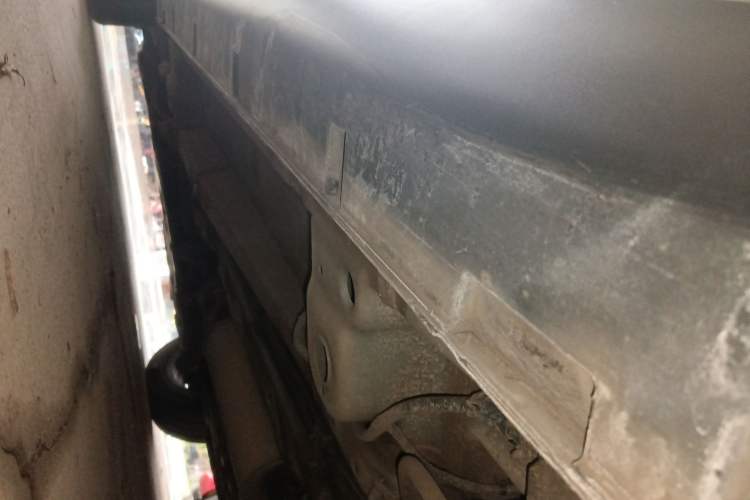 Used SsangYong Tivolan 2015 1.6L Automatic Two-Wheel Drive Zhi Chun Edition Left Side Sill