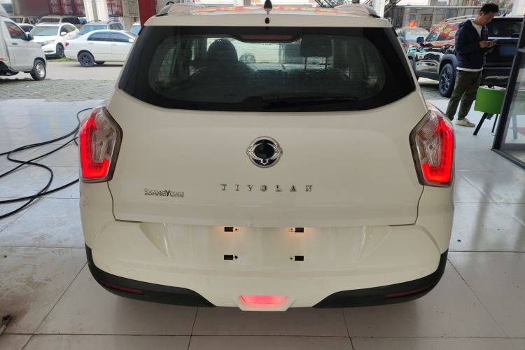 Used SsangYong Tivolan 2015 1.6L Automatic Two-Wheel Drive Zhi Chun Edition Rear