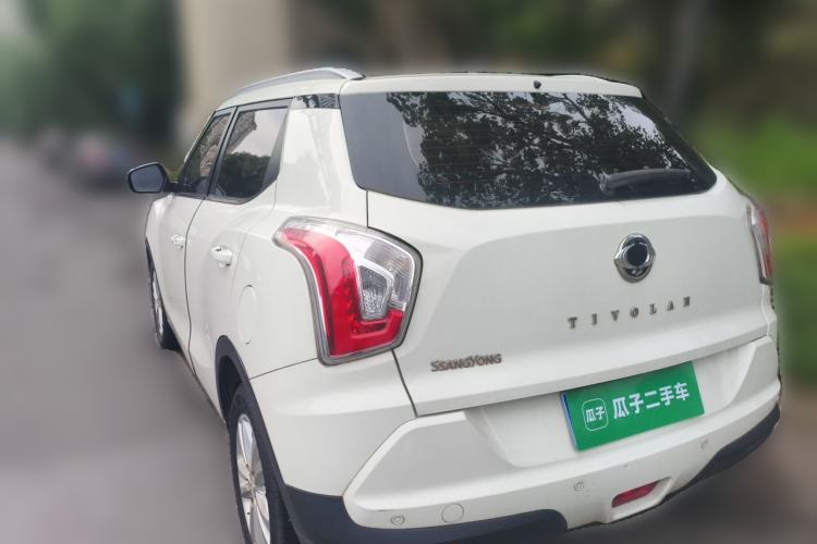Used SsangYong Tivolan 2015 1.6L Automatic Two-Wheel Drive ZhiShang Edition Rear Left 45 Deg
