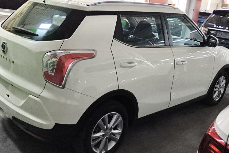Used SsangYong Tivolan 2015 1.6L Automatic Two-Wheel Drive YARiS L Version Rear Right 45 Deg