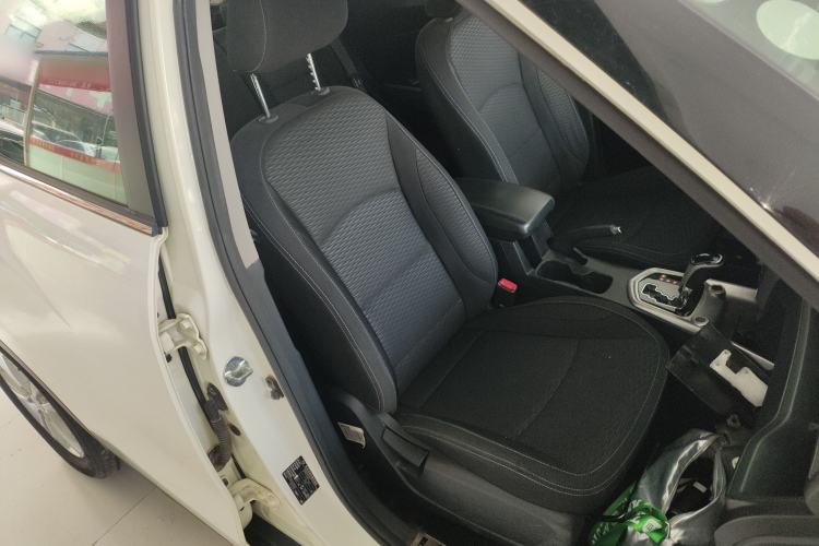 Used SsangYong Tivolan 2015 1.6L Automatic Two-Wheel Drive Zhi Chun Edition Right Front Seat