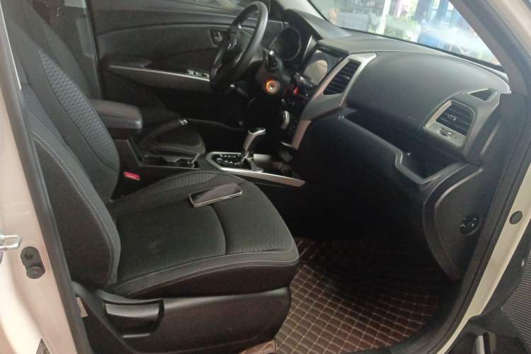 Used SsangYong Tivolan 2015 1.6L Automatic Two-Wheel Drive Zhi Chun Edition Right Front Seat