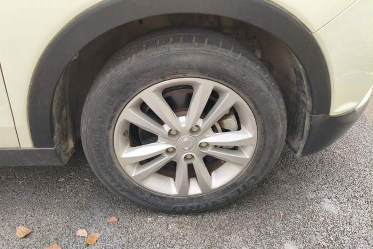 Used SsangYong Tivolan 2015 1.6L Automatic Two-Wheel Drive ZhiShang Edition Right Front Wheel Hub