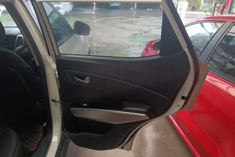 Used SsangYong Tivolan 2015 1.6L Automatic Two-Wheel Drive Zhi Chun Edition Right Rear Door Interior
