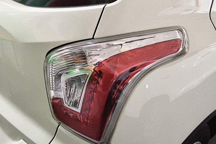 Used SsangYong Tivolan 2015 1.6L Automatic Two-Wheel Drive YARiS L Version Right Rear Taillight