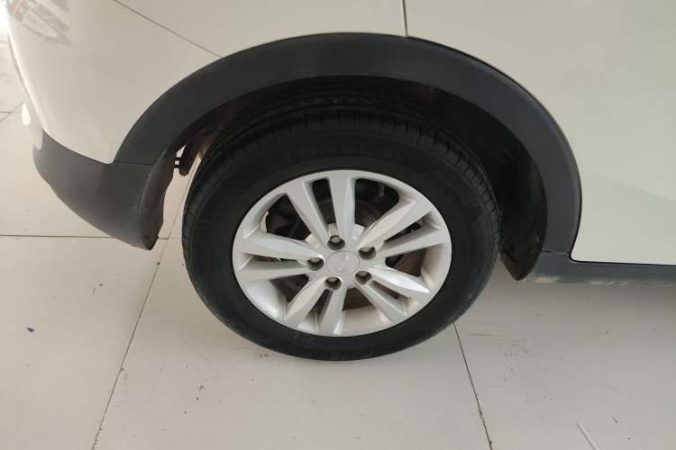 Used SsangYong Tivolan 2015 1.6L Automatic Two-Wheel Drive Zhi Chun Edition Right Rear Wheel Hub