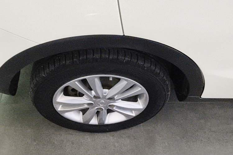Used SsangYong Tivolan 2015 1.6L Automatic Two-Wheel Drive YARiS L Version Right Rear Wheel Hub