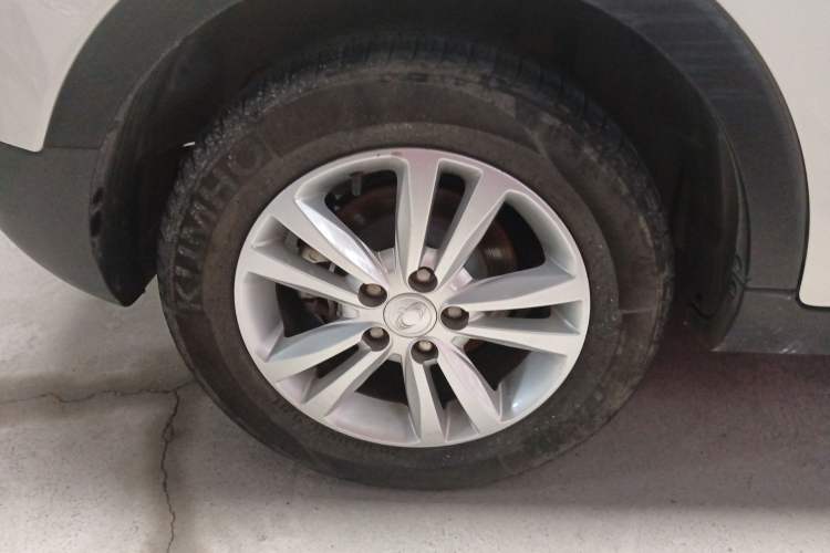 Used SsangYong Tivolan 2015 1.6L Automatic Two-Wheel Drive Zhi Chun Edition Right Rear Wheel Hub