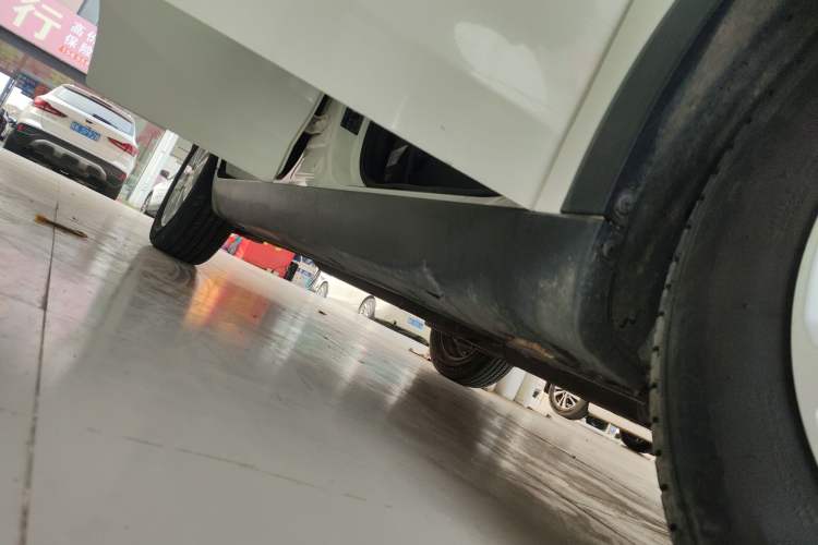 Used SsangYong Tivolan 2015 1.6L Automatic Two-Wheel Drive Zhi Chun Edition Right Side Sill