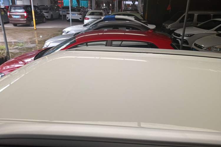Used SsangYong Tivolan 2015 1.6L Automatic Two-Wheel Drive Zhi Chun Edition Roof