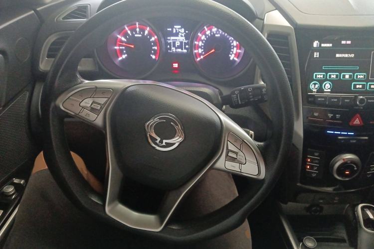 Used SsangYong Tivolan 2015 1.6L Automatic Two-Wheel Drive Zhi Chun Edition Steering Wheel