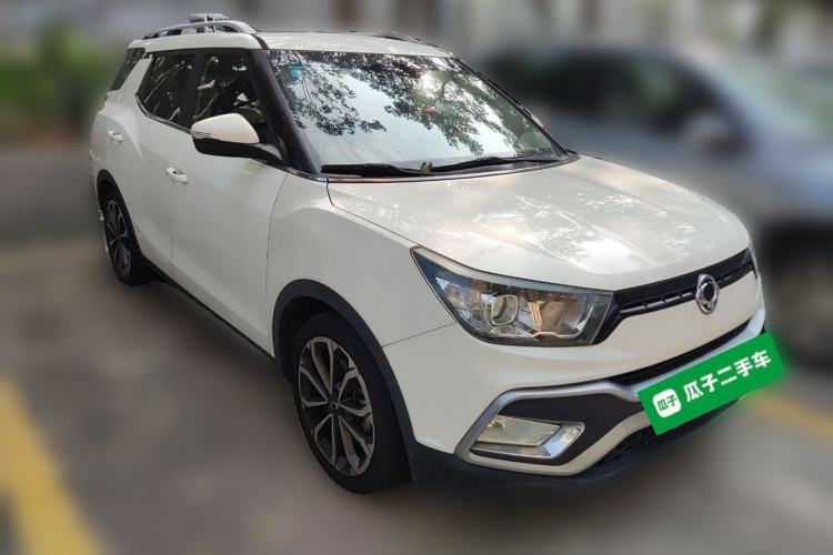Used SsangYong Tivoli 2016 1.6L Gasoline Two-Wheel Drive Automatic Luxury Edition Front Right 45 Deg