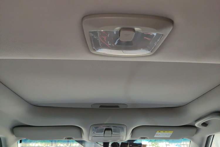 Used SsangYong Tivoli 2016 1.6L Gasoline Two-Wheel Drive Automatic Luxury Edition Headliner