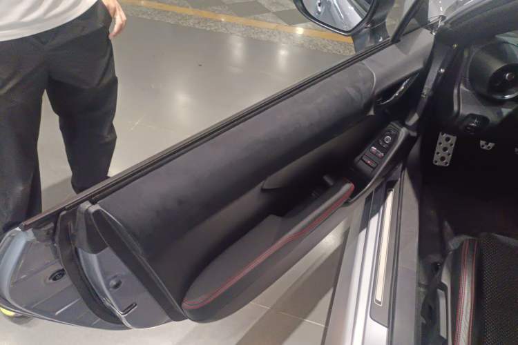 Used Subaru BRZ 2022 2.4L Manual Version Interior 7