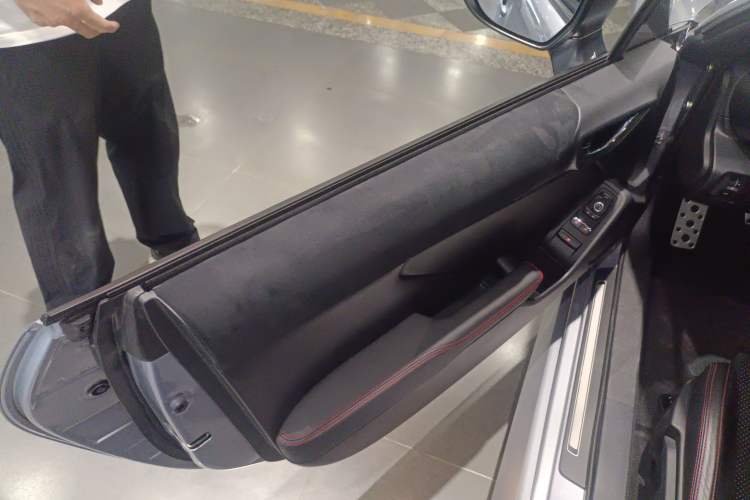 Used Subaru BRZ 2022 2.4L Manual Version Interior 8