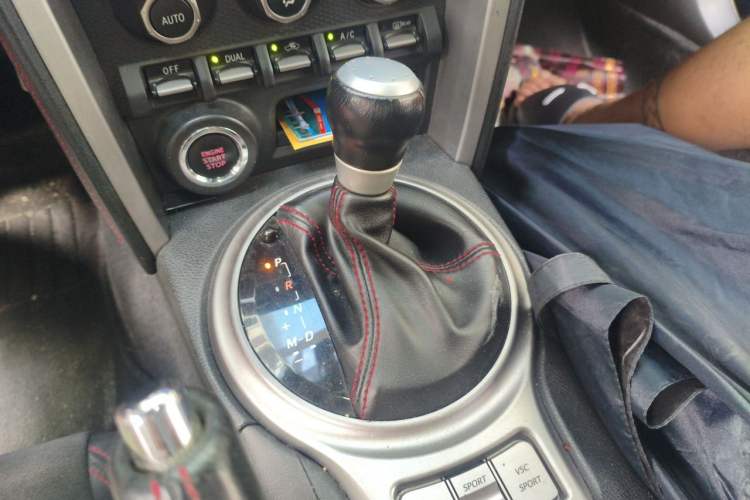 Used Subaru BRZ 2013 2.0i Automatic Luxury Model Gear Lever