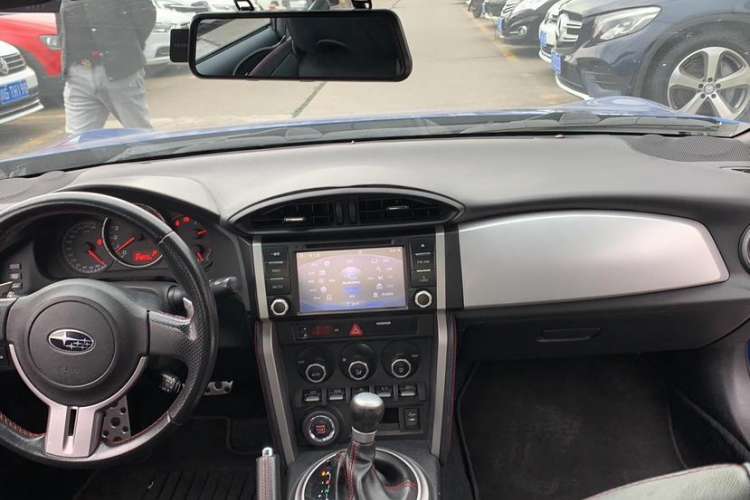 Used Subaru BRZ 2013 2.0i Automatic Luxury Model Interior 2