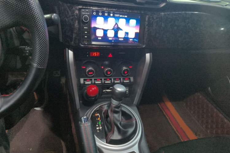 Used Subaru BRZ 2013 2.0i Automatic Luxury Model Audio And AC Panel