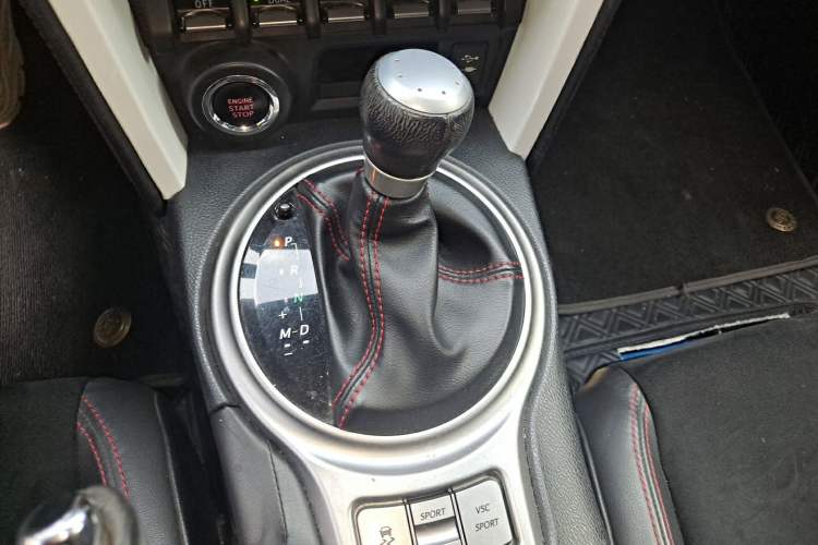 Used Subaru BRZ 2013 2.0i Automatic Luxury Model Gear Lever