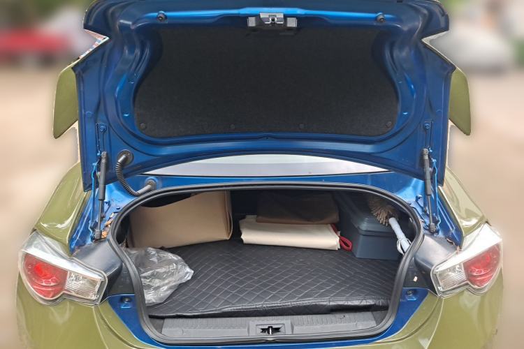 Used Subaru BRZ 2013 2.0i Automatic Luxury Model Trunk