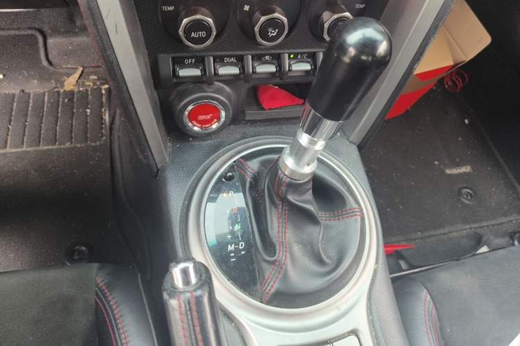 Used Subaru BRZ 2013 2.0i Automatic Luxury Model Gear Lever